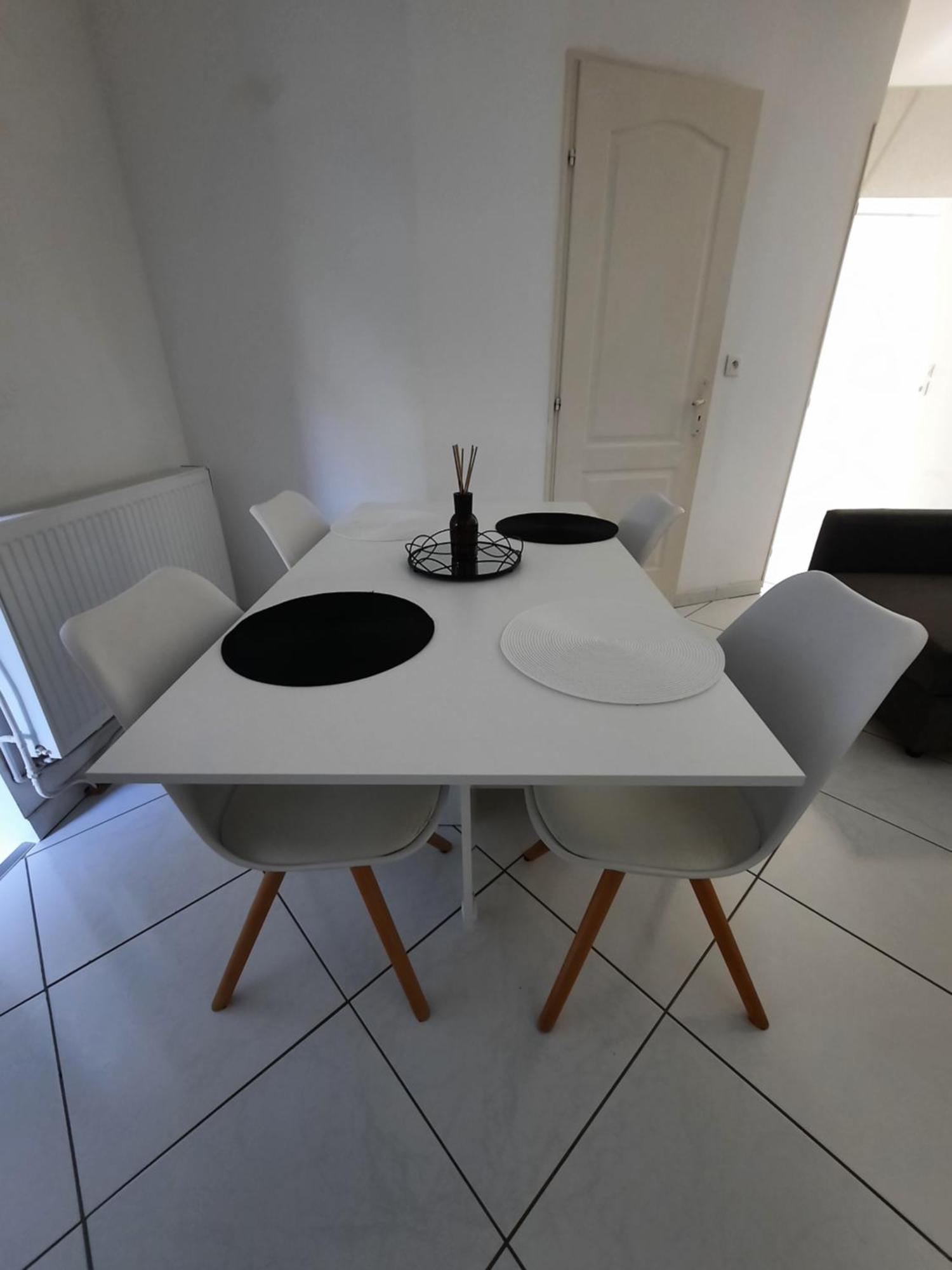 Le-Bon-Appart De Plain-Pied Avec Terrasse Auxonne Exterior foto